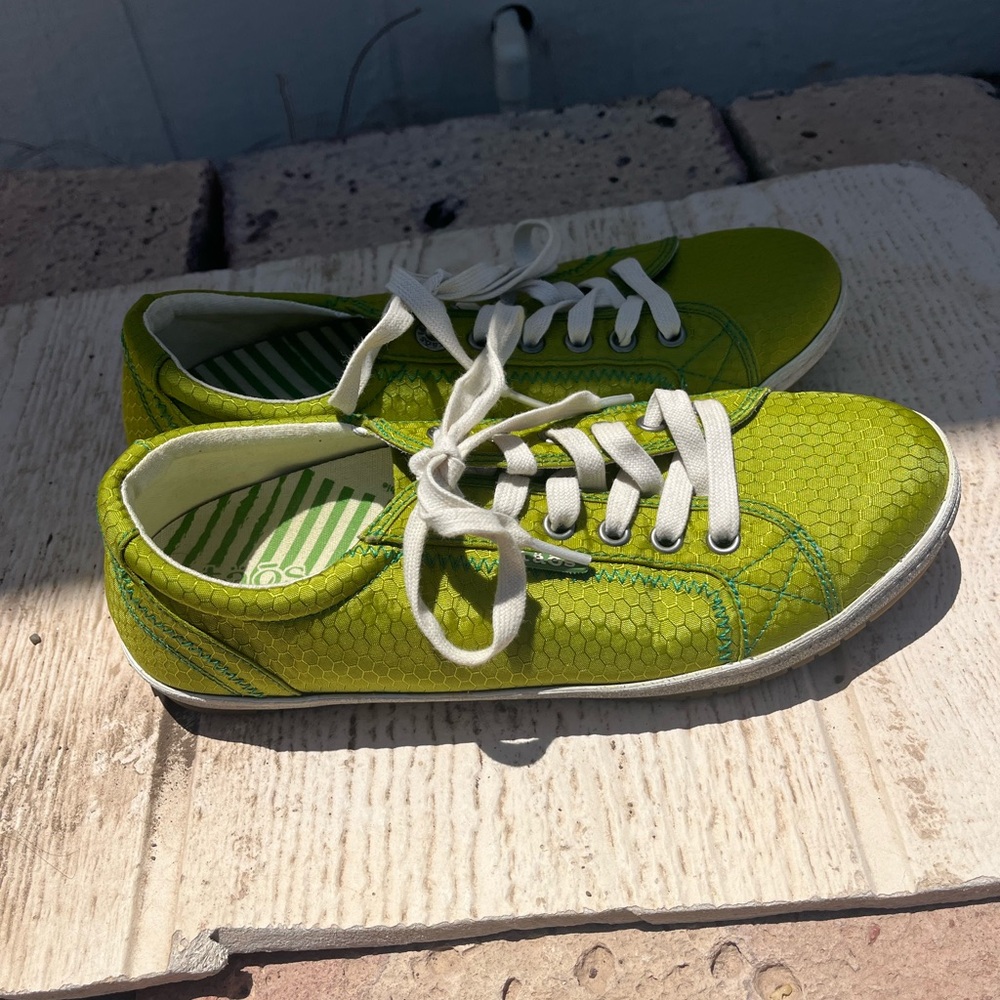 Taos Footwear Lime Green Glyde sneakers 9/40